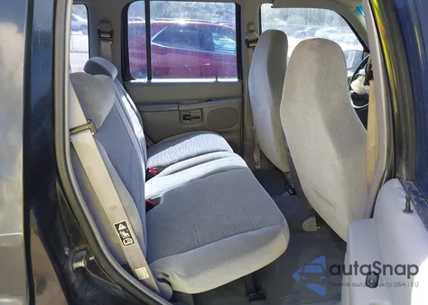 2000 Ford Explorer Xls from USA, damaged, VIN 1FMZU62X7YUB23934